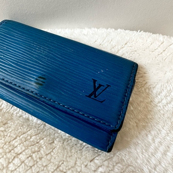 Authentic Louis Vuitton Epi Key and Card Holder - Picture 2 of 14